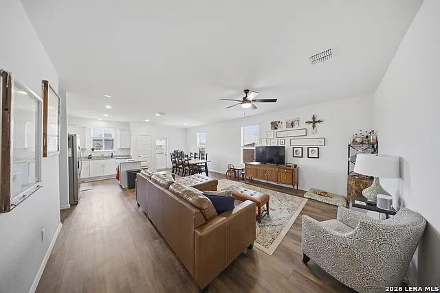 418 Rustic Grv — Photo 7