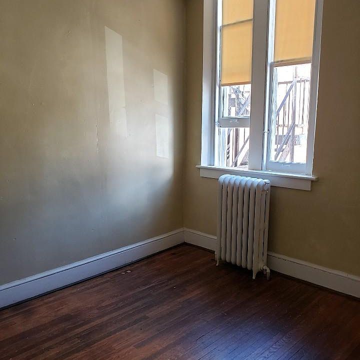 2nd image of 51 N Prince St APT 9