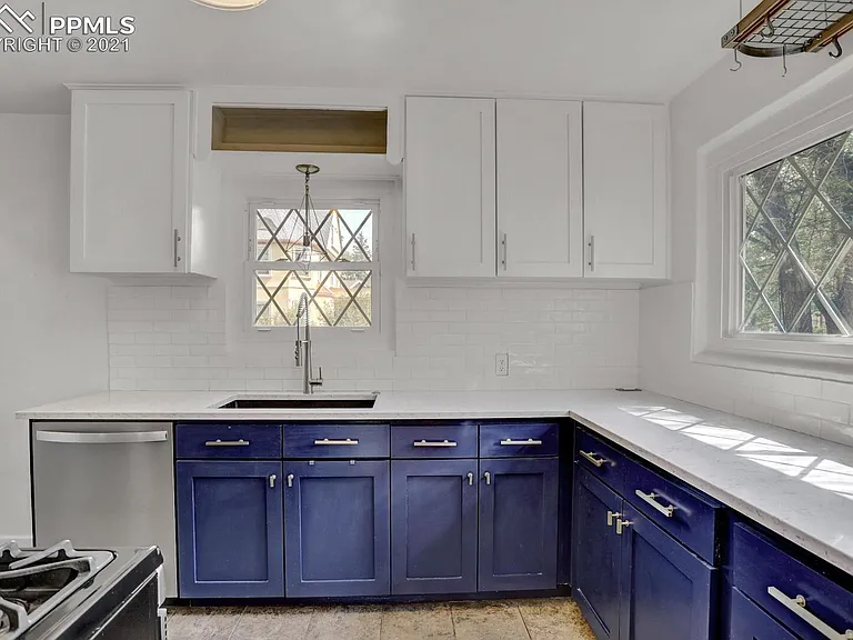 230 E San Miguel St — Photo 11