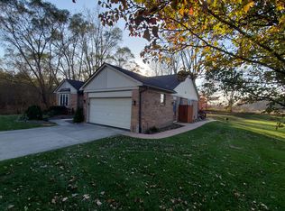 55575 Hayes Rd, Shelby Township, MI 48315