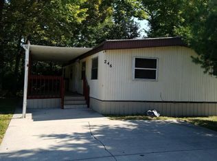 246 Sullivan Park S, Sullivan, IL 61951