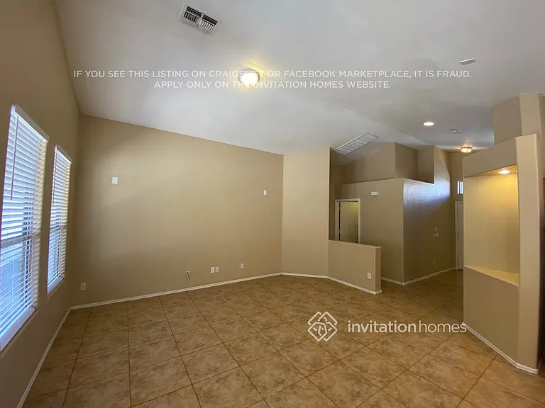 9129 W Mackenzie Dr — Photo 2