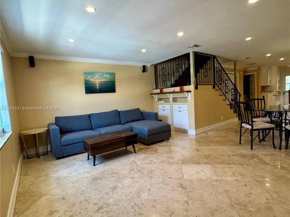 2200 Monroe St APT 33, Hollywood, FL 33020