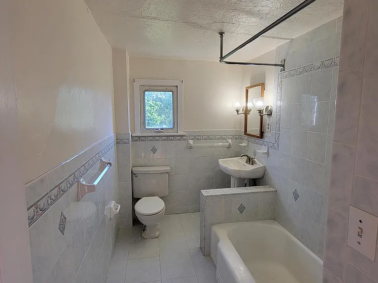 110 Gumbes Rd #2ND FLOOR — Photo 11
