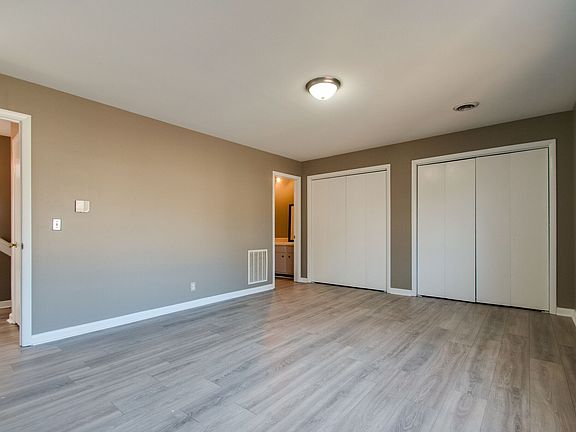 4th image of 823 Todd Preis Dr