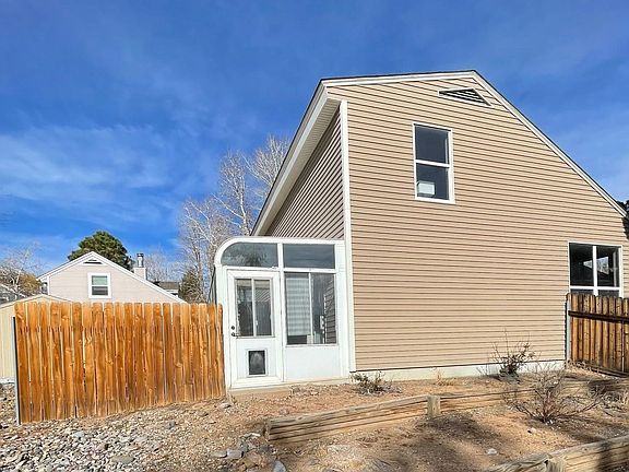5th image of 839 Tiffany Ct