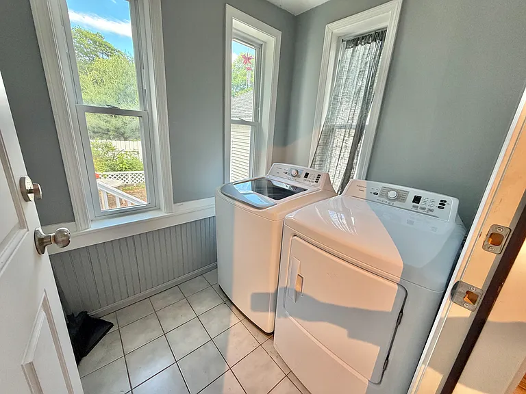 40 Central St — Photo 13