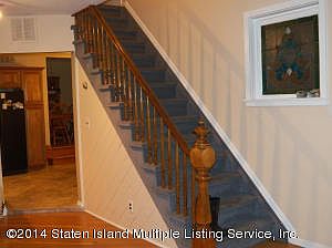 5th image of 156 Bedell Ave