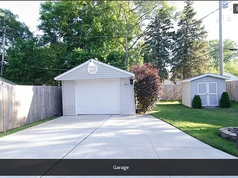19446 Roscommon St — Photo 9