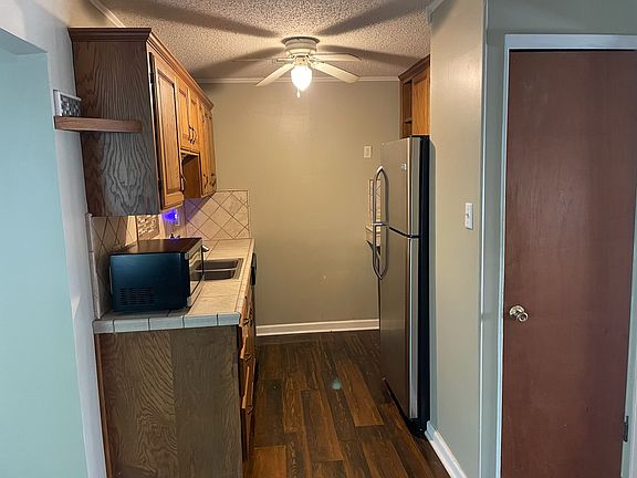 4th image of 8975 Graves Dr