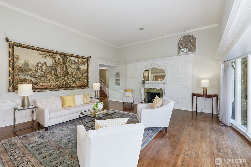 5th image of 2109 38th Avenue E