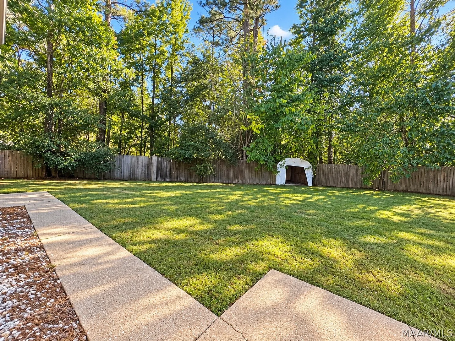 3 bed, 1.5 bath, 1100 sqft, $1,400 — Photo 2