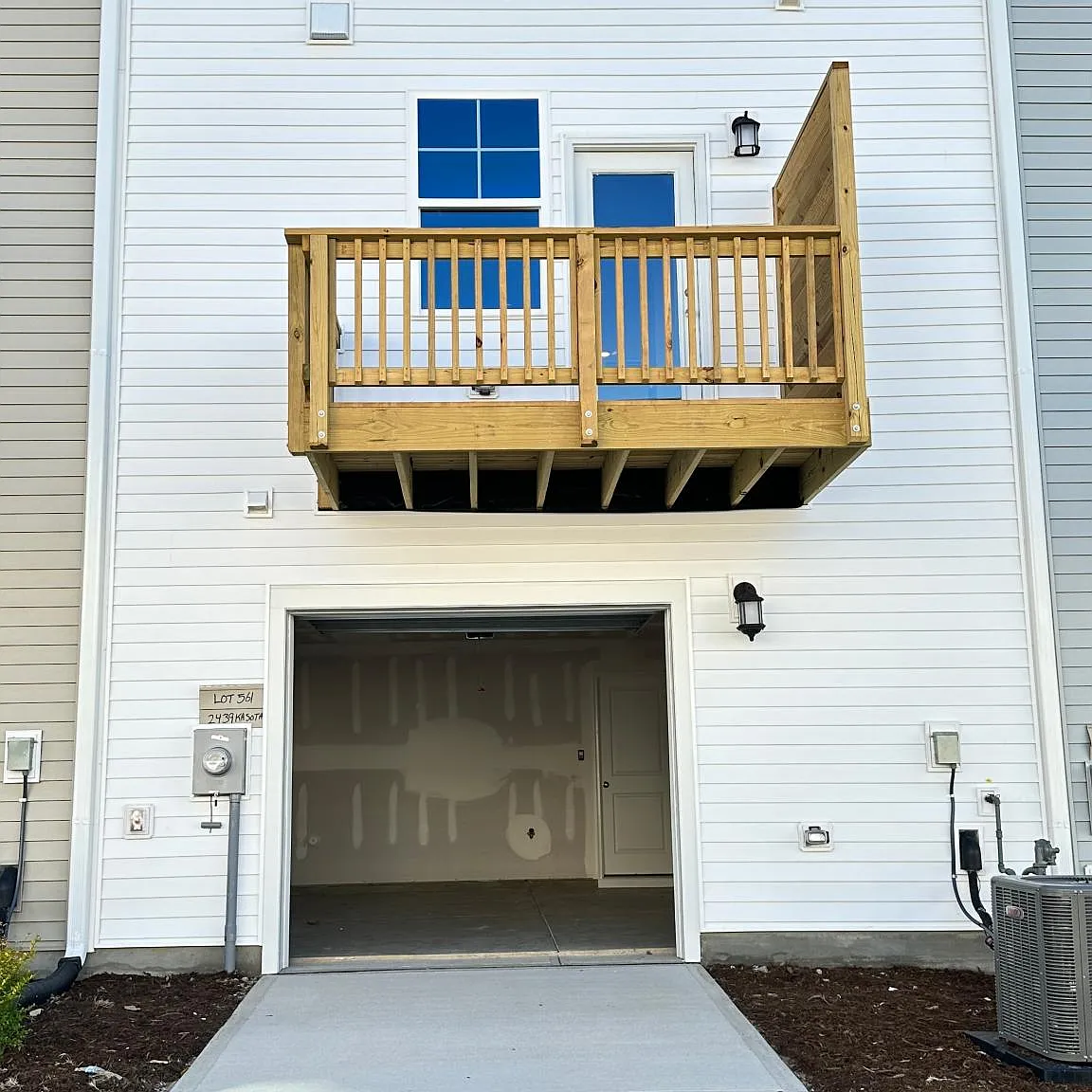 3 bed, 3.5 bath, 1733 sqft, $1,950 — Photo 2