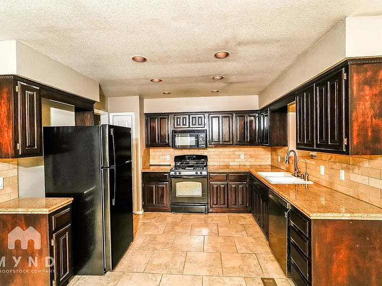 4417 W Toledo St — Photo 11