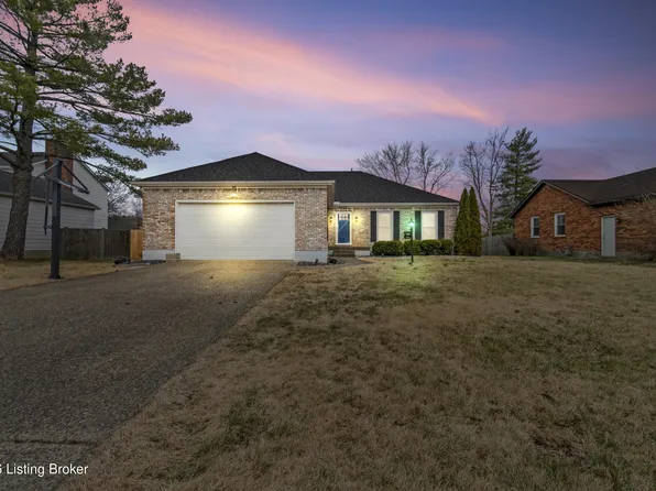 307 Chippendale Ct, Louisville, KY 40214