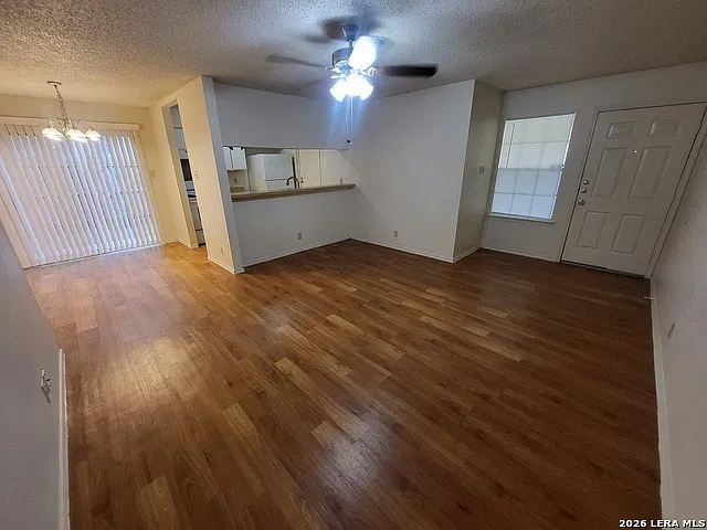 2 bed, 1.0 bath, 793 sqft, $1,185 — Photo 3