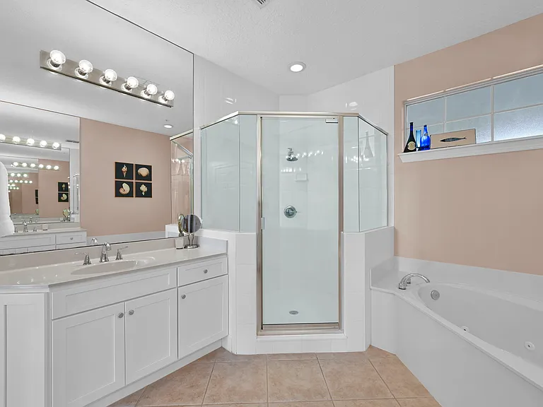 305 S Ocean Grande Dr #304 — Photo 32