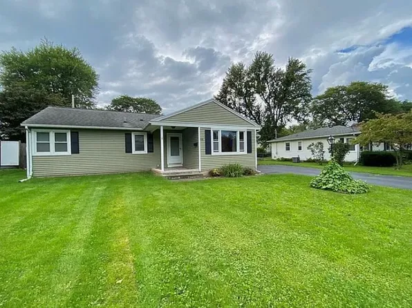 33 Merrydale Dr, Rochester, NY 14624