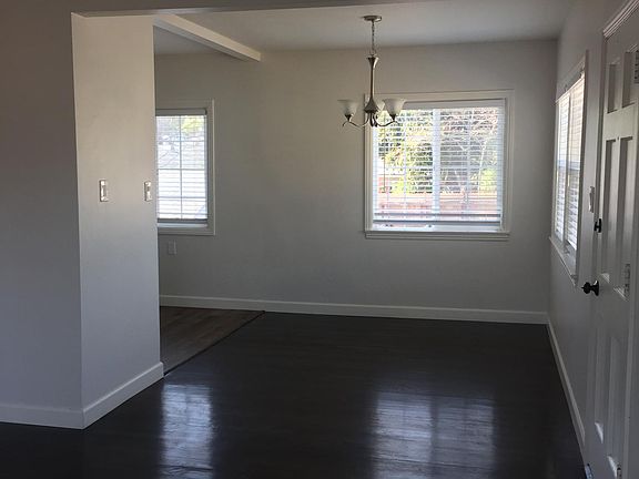 5th image of 1519 N Hollywood Way #5