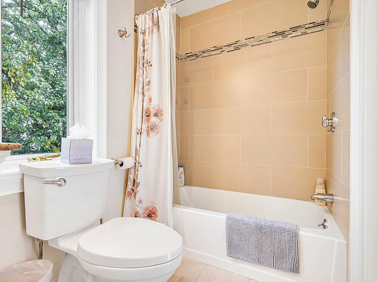 10 Bradbury St #10 — Photo 20