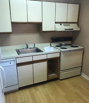 2nd image of 806 Garnet Dr
