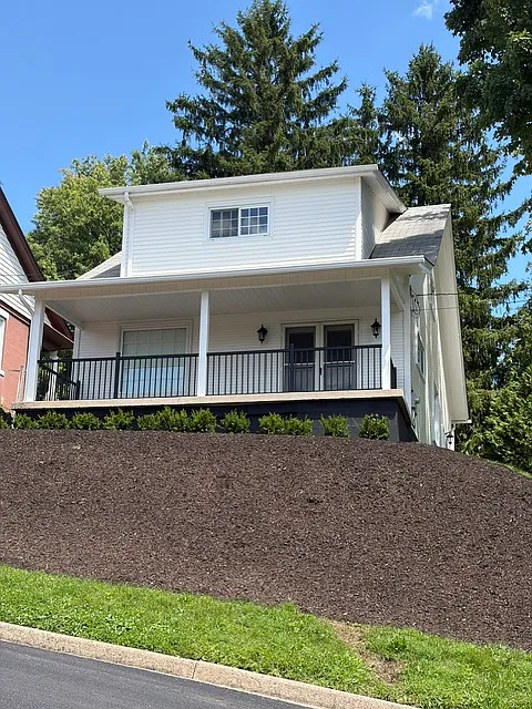 2 bed, $1,350 — Photo 1