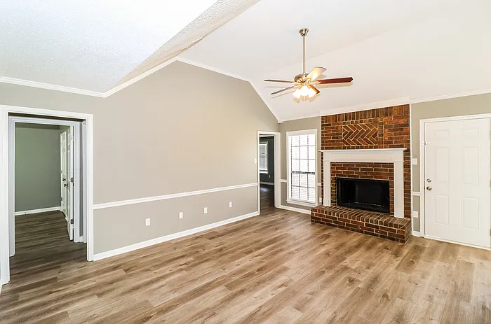 3 bed, 2.0 bath, 1317 sqft, $1,500 — Photo 4