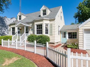 907 Botham Ave, Saint Joseph, MI 49085