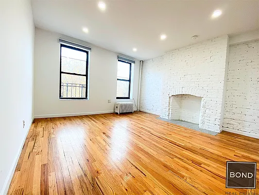 Rented by Bond New York | media 1