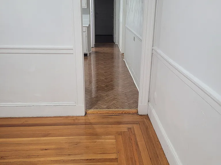 Bellingham St — Photo 34