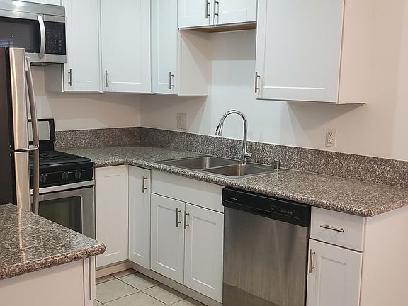 4th image of 1933 S Sherbourne Dr APT 16