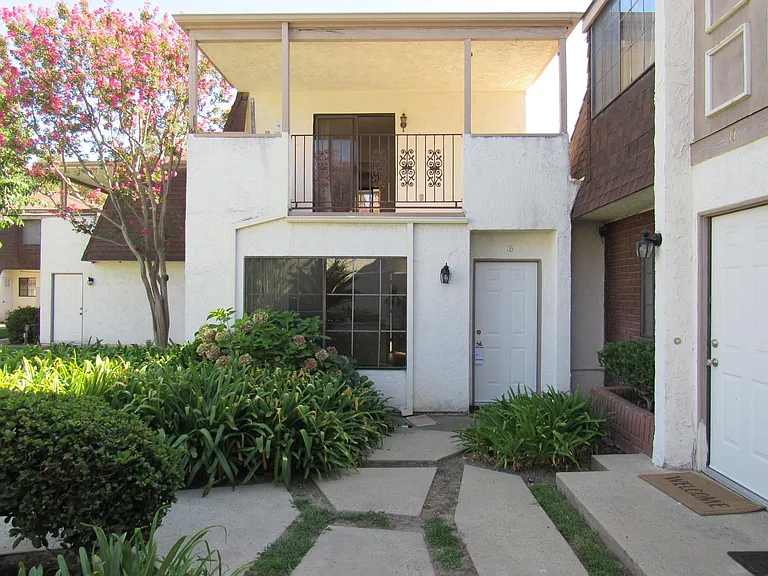 621 Colby Cir #16 — Photo 6