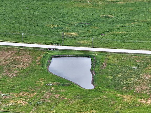 3rd image of 450 East Rd