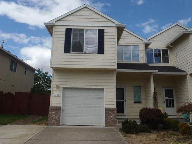 1st image of 1383 NE Birkshire Ct