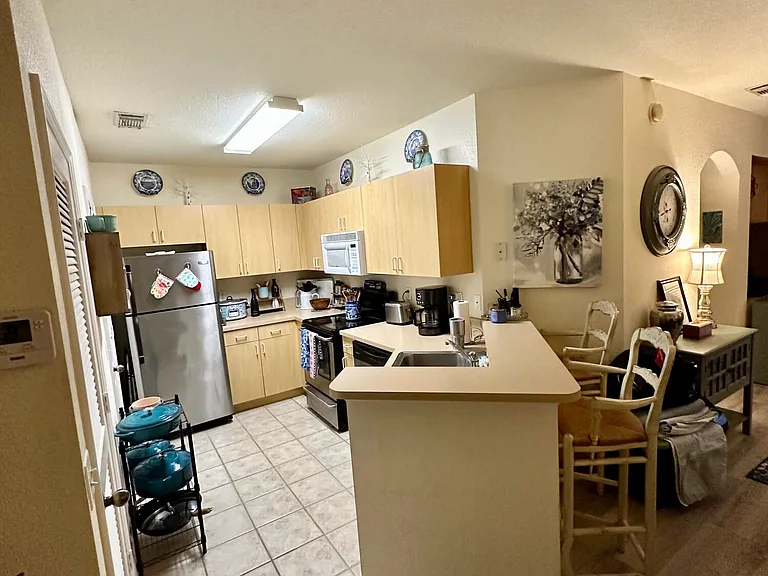 1602 Belmont Pl — Photo 3
