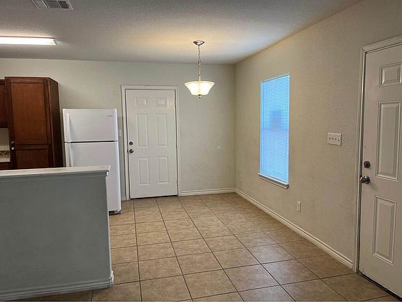 3rd image of 227 Carranza St