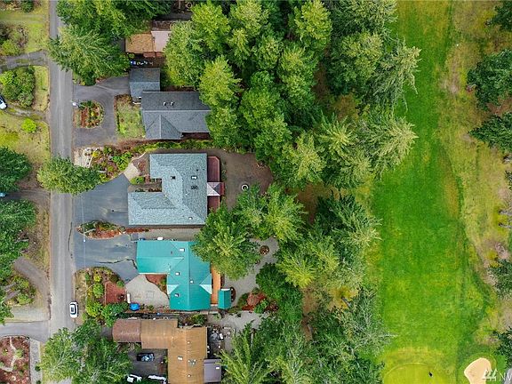 Look how close the Fairway is!