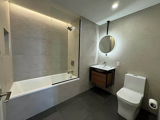 Bathroom, photo 1