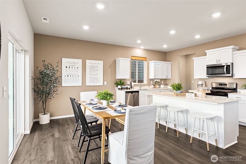 5th image of 28204 74th Drive NW #106