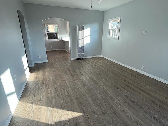 3rd image of 830 E 20th St