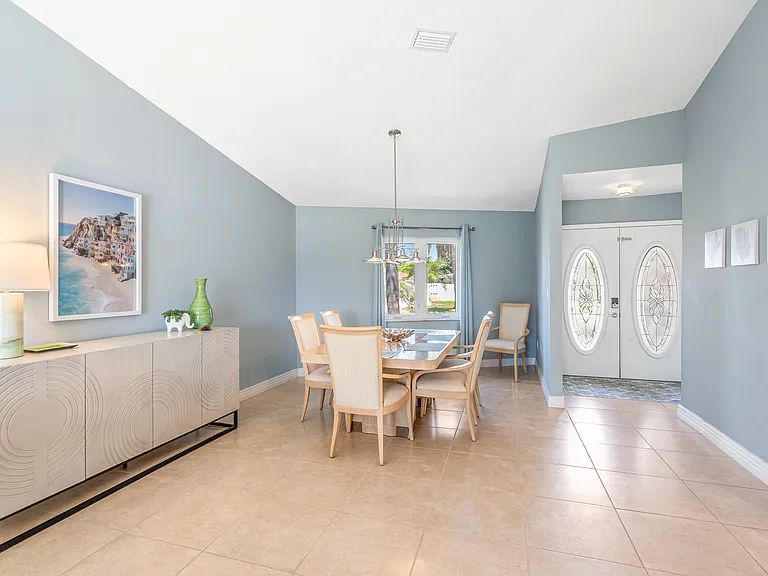2316 S Shore Dr SE — Photo 6