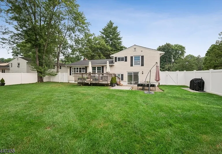 135 Commonwealth Ave — Photo 34