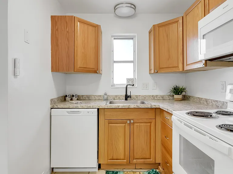 711 SE 15th St #5 — Photo 19