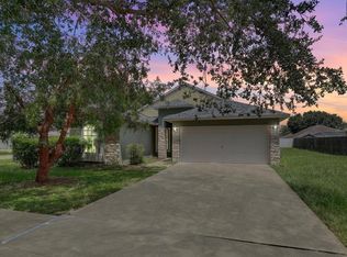 1462 Lake Shore Ranch Dr, Seffner, FL 33584