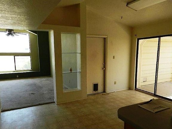 4th image of 1015 Camino Del Rey Dr