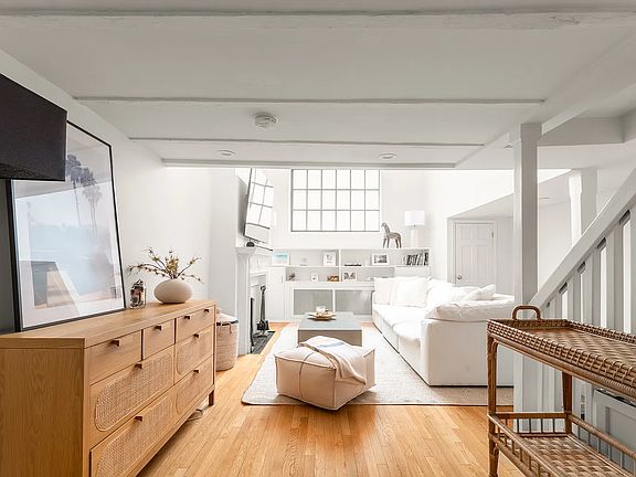 2nd image of 14 Minetta St #1