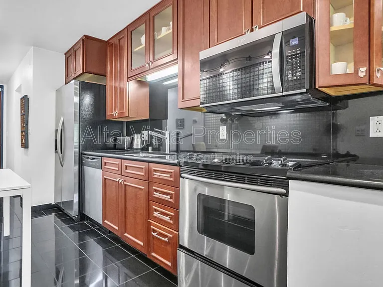 935 Genter St #403C — Photo 8