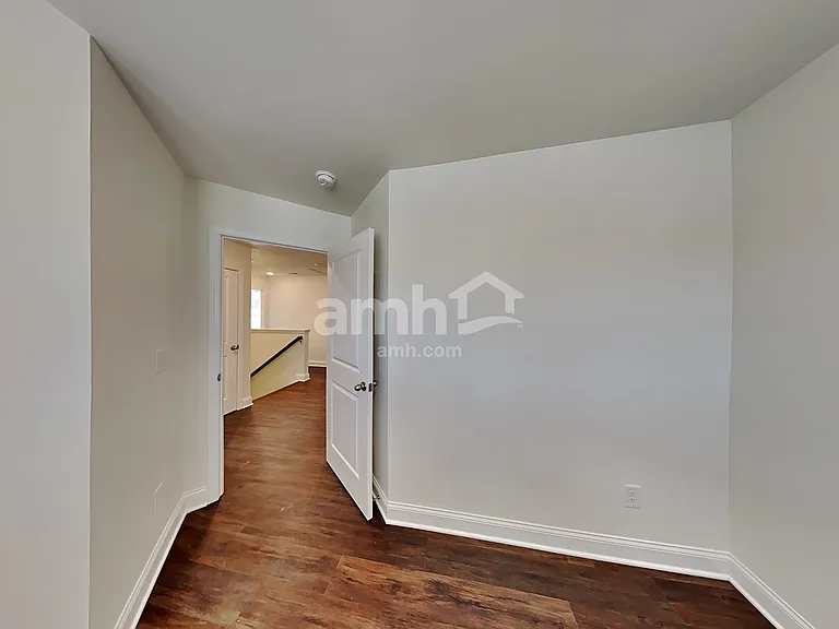 2072 Windsor Park Ave — Photo 12