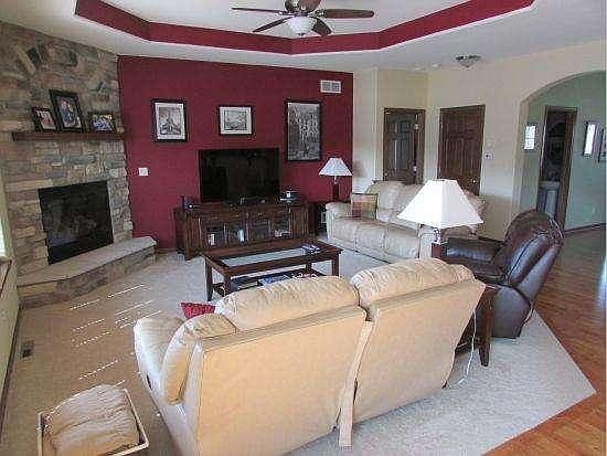 3rd image of 4000 Oakmont Trl