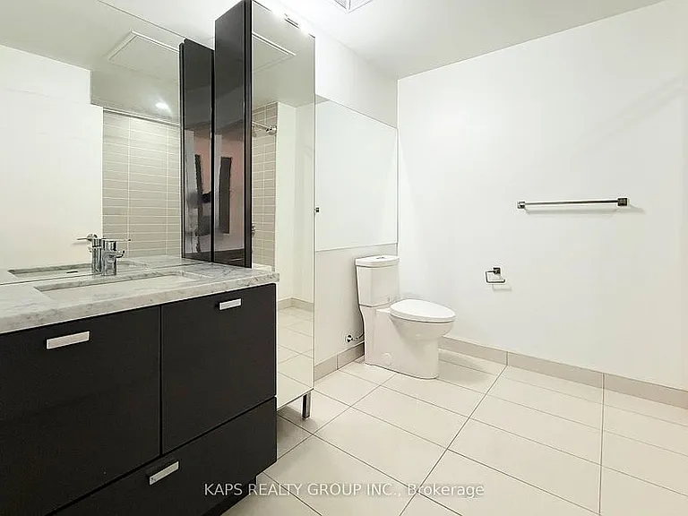 290 Adelaide St W #2106 — Photo 18